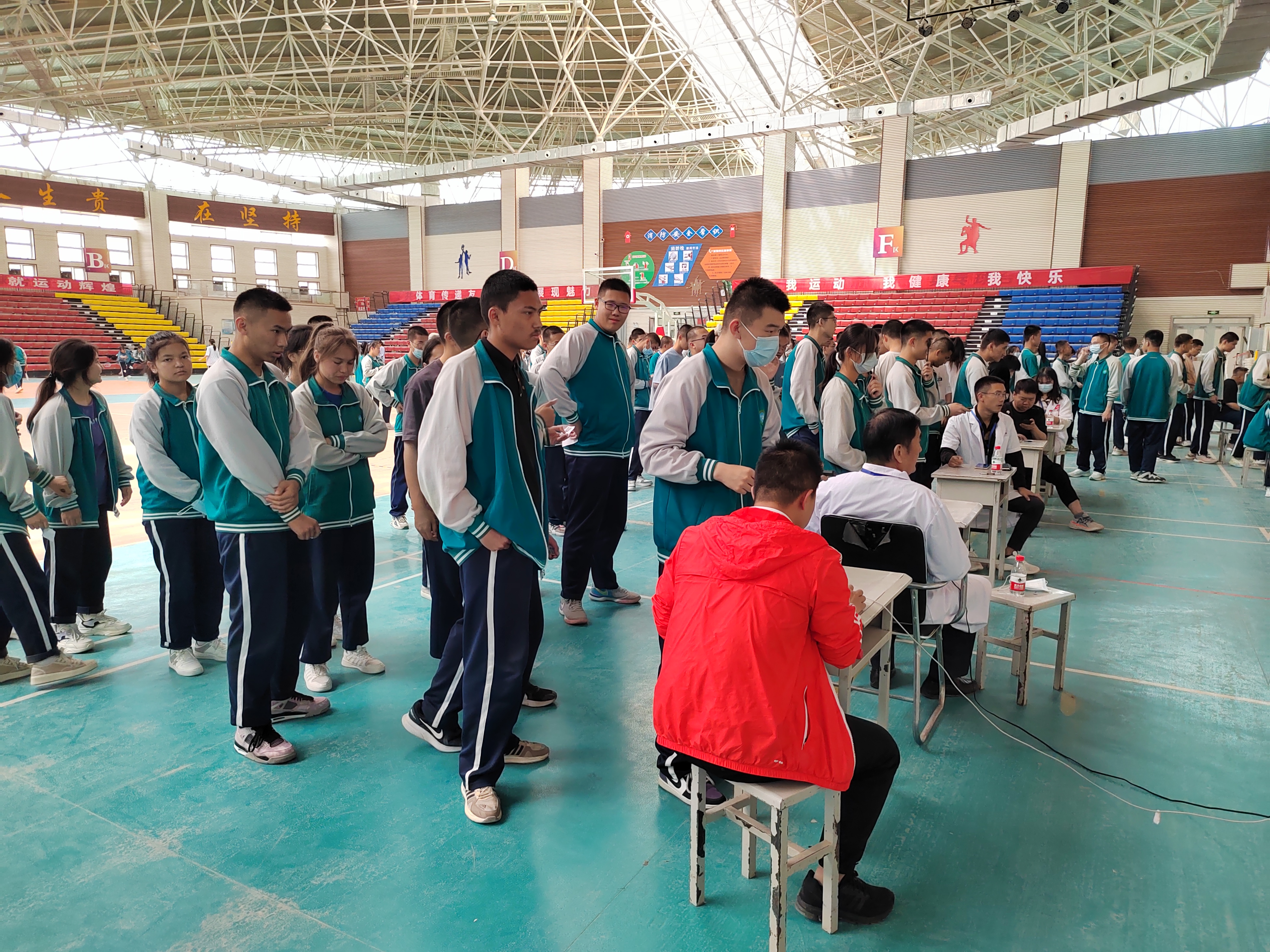 新疆阿克苏中小学视力筛查